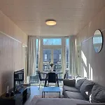 Lys, Koselig Og Familievennlig